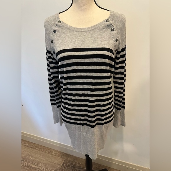 🎄Thyme striped black and  grey sweater dress mini SZ M - Picture 1 of 6
